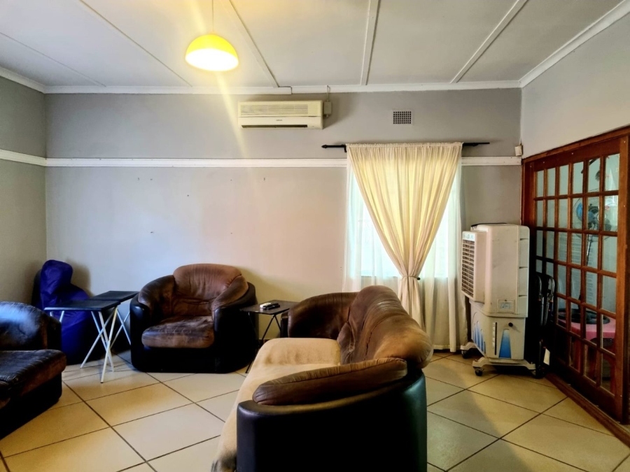 3 Bedroom Property for Sale in Heuwelsig Northern Cape